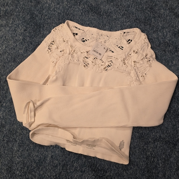 NWT FP Movement Happiness Runs Floral Top Sz M/L - Picture 4 of 4